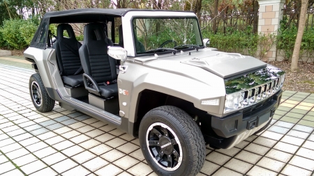 HUMMER™ HXT eLimo Convertible